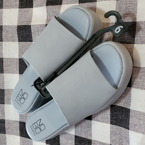 Women's Flatform Wedge Sandals - Picture 8 of 17